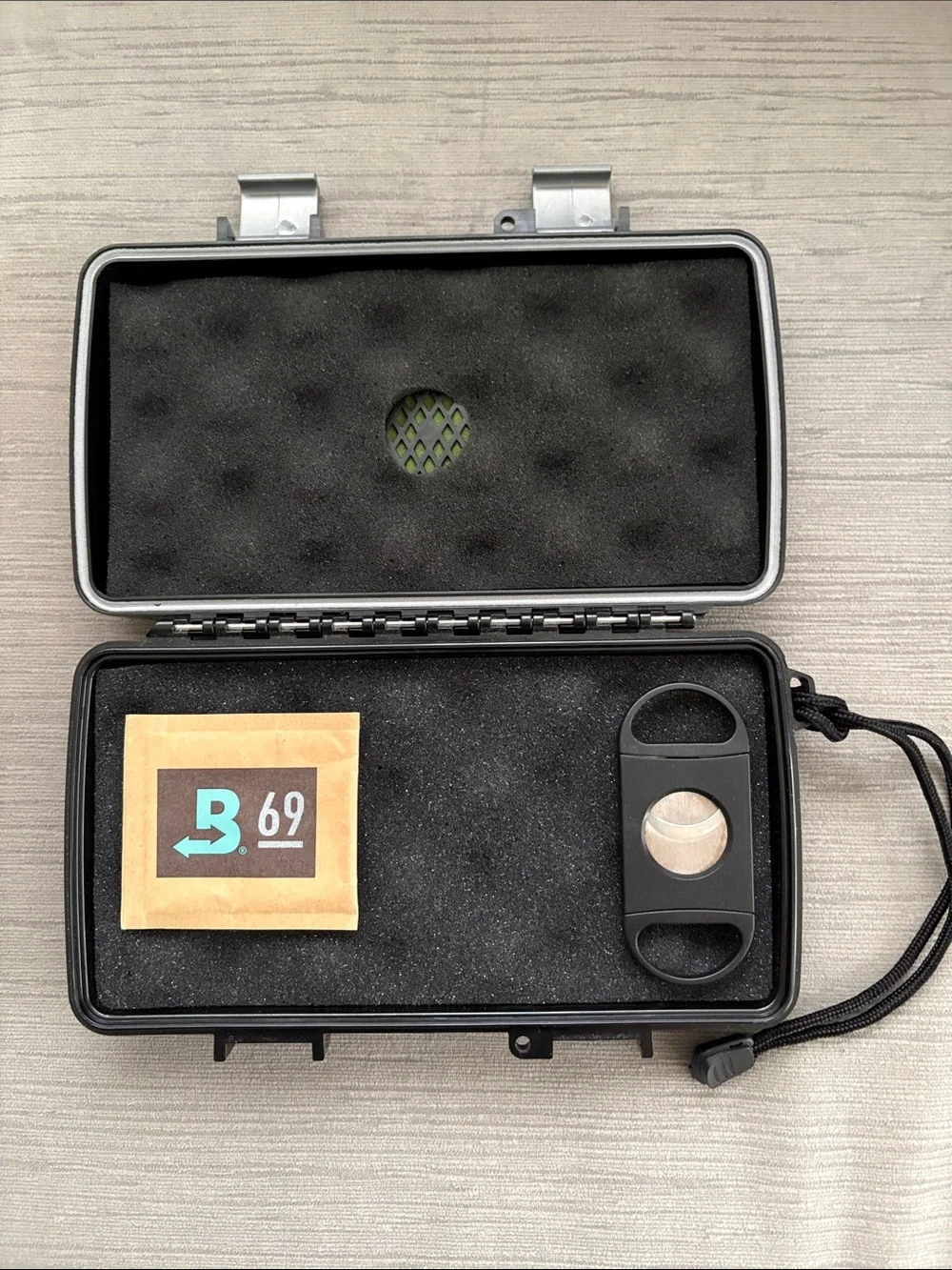 Black Travel Cigar Case with Lanyard